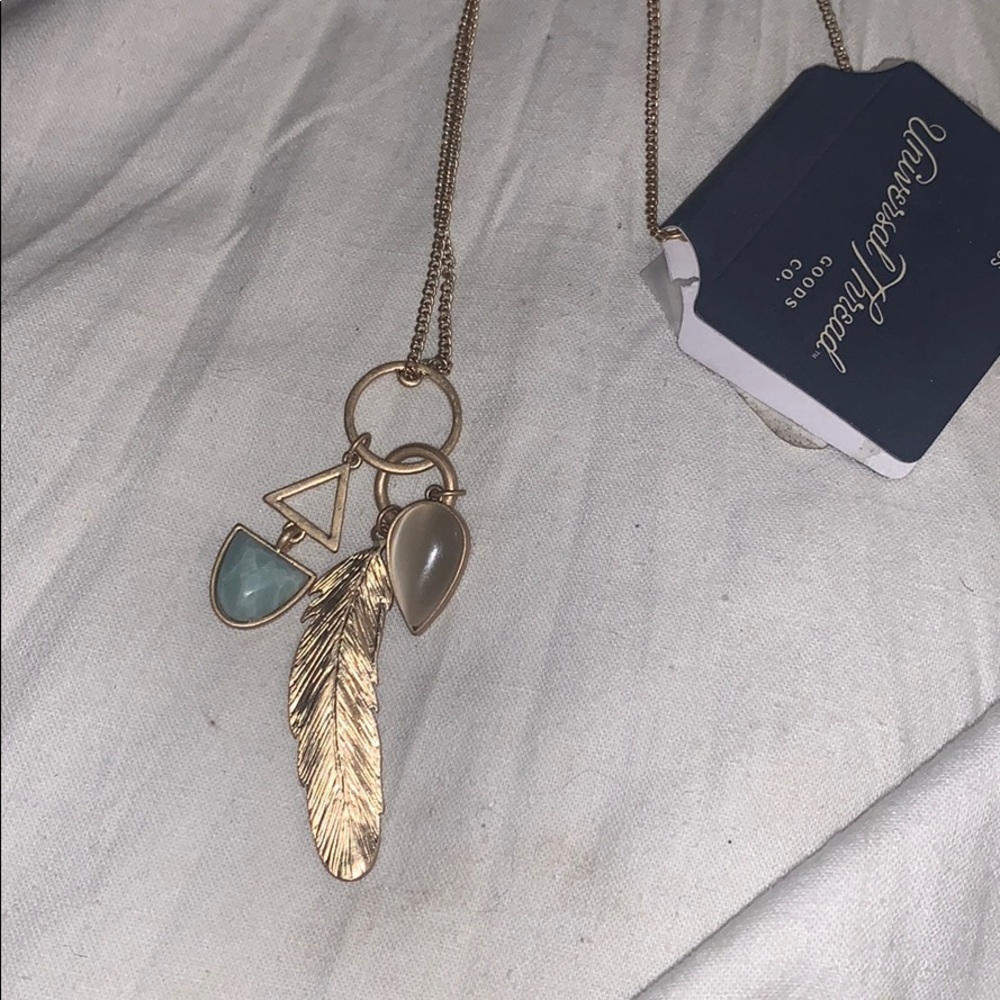 Universal thread necklace